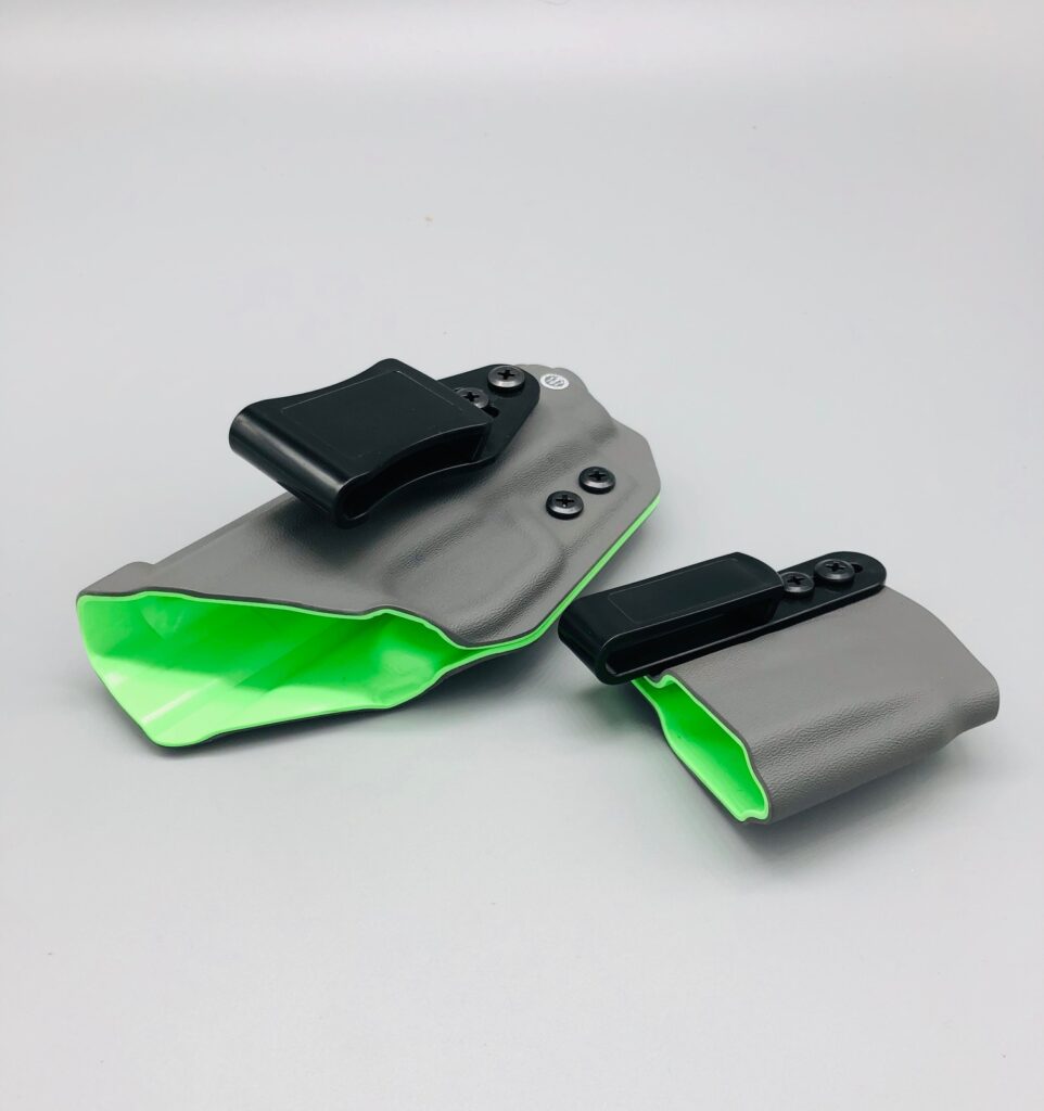 Dual-colour Kydex SIG Sauer P365 XL holster and magazine carrier set