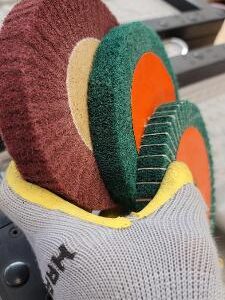 Neptune Scotched Abrasive Insert Polishing Flap Wheel